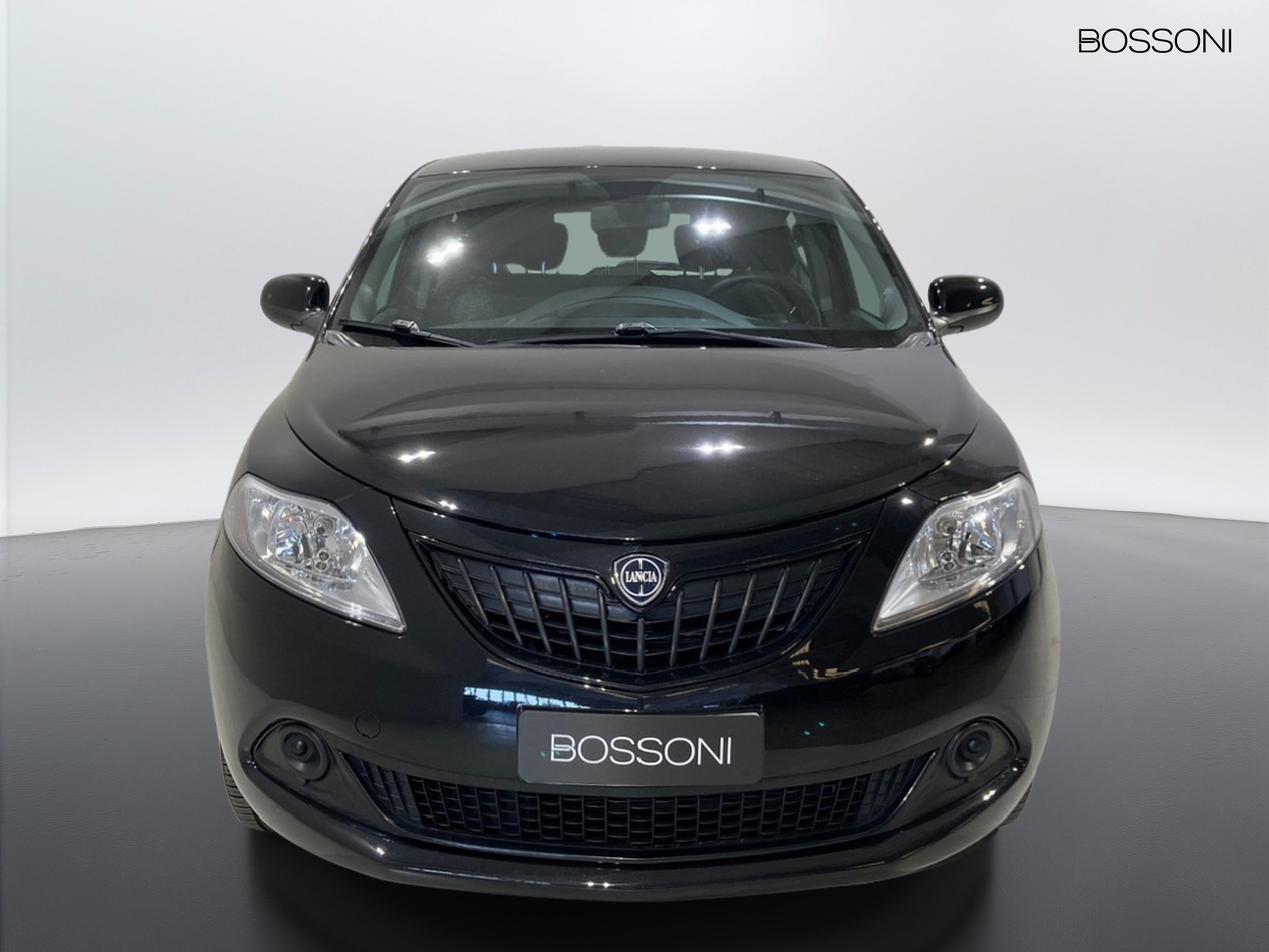 2 - Lancia Ypsilon 1.0 firefly hybrid 70cv silver s&s