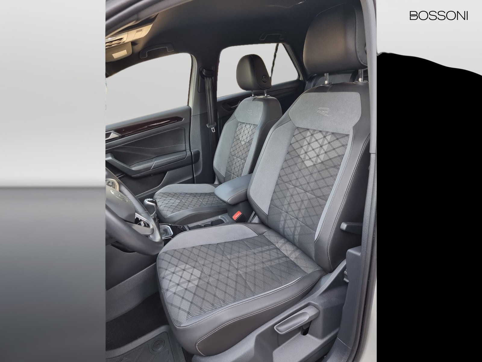 8 - Volkswagen T-Roc 1.5 tsi act r line