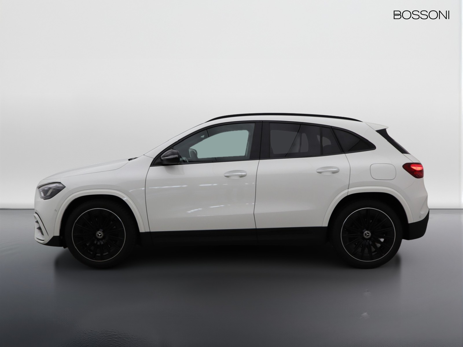3 - Mercedes GLA 200 d amg line extra 8g-dct