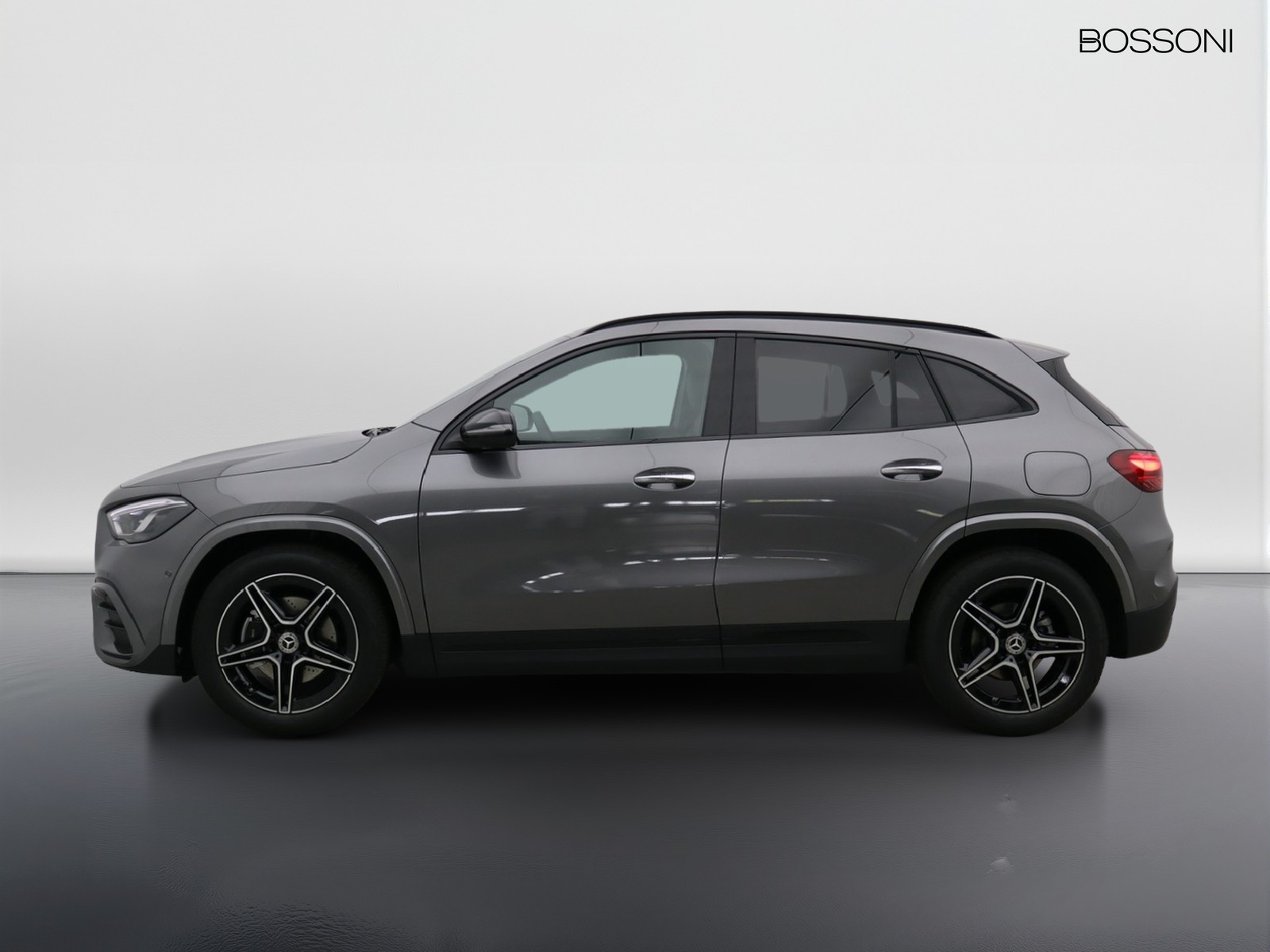 3 - Mercedes GLA 200 d amg line extra 8g-dct