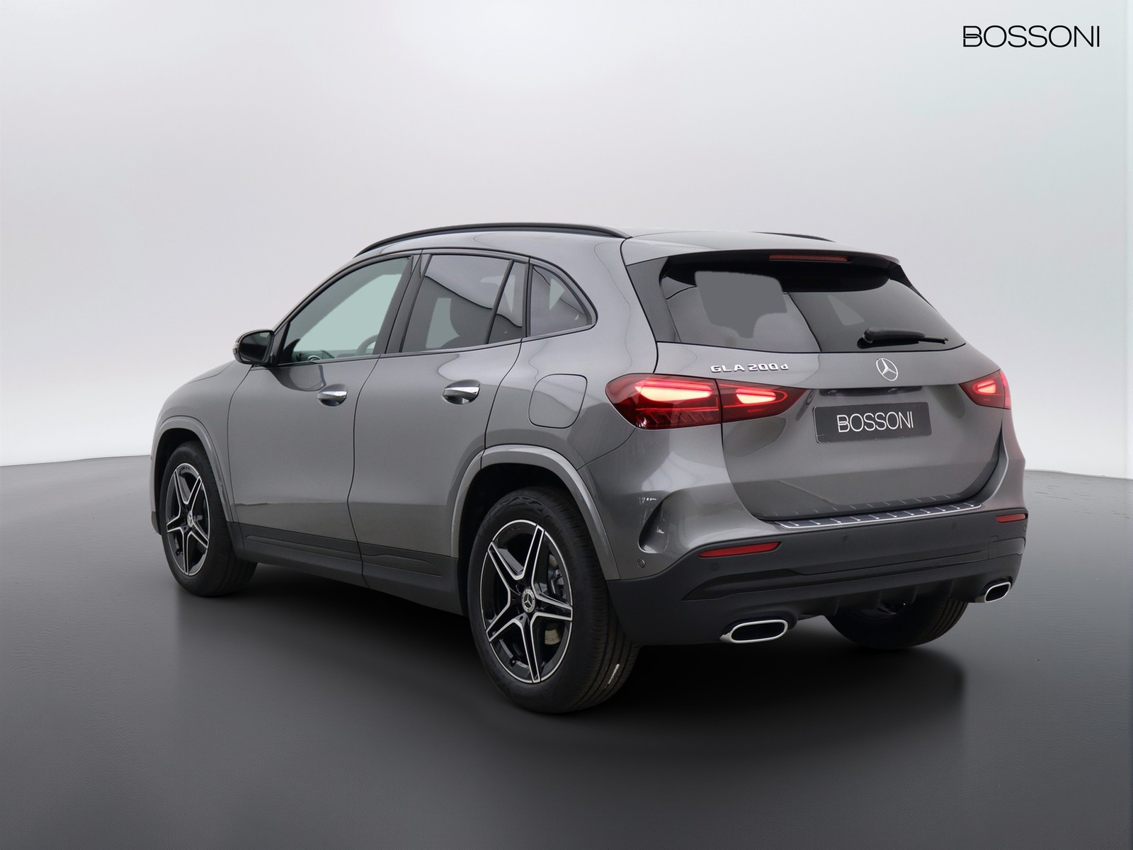 5 - Mercedes GLA 200 d amg line extra 8g-dct