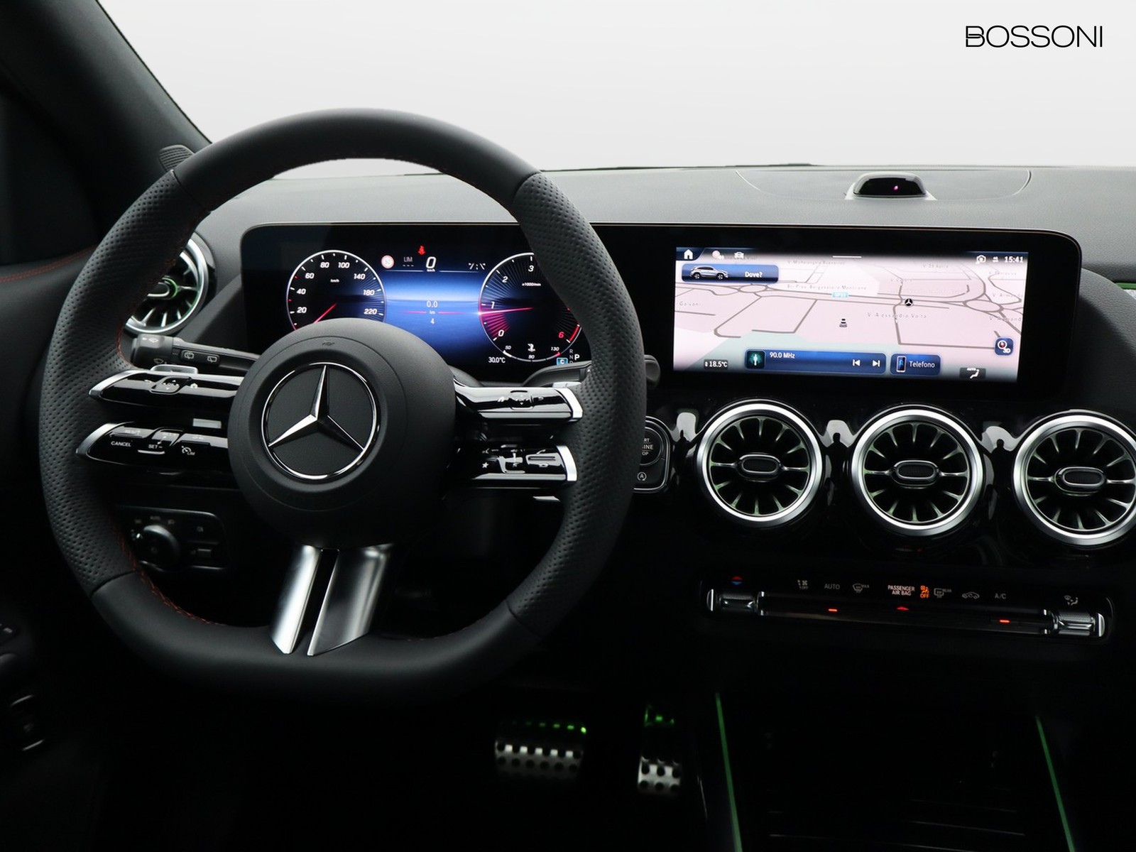 12 - Mercedes GLA 200 d amg line extra 8g-dct