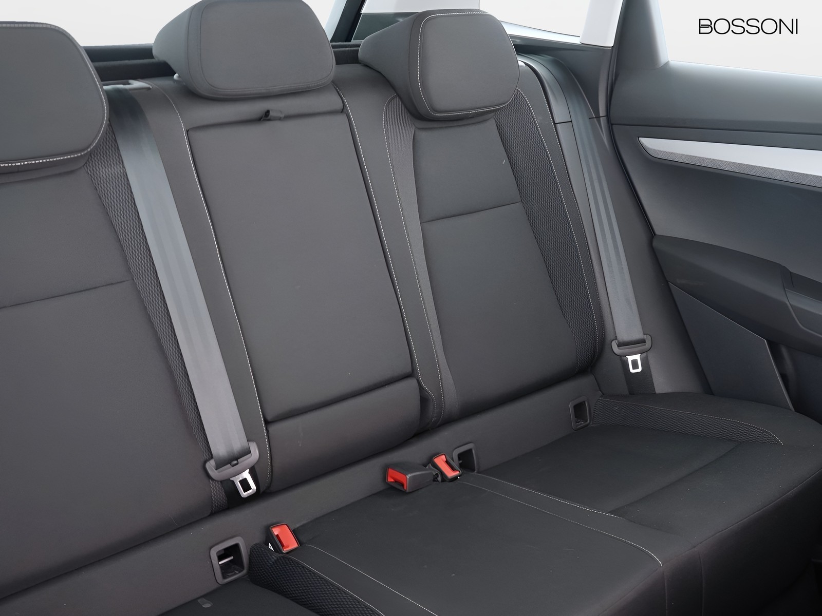 21 - Skoda Karoq 2.0 tdi evo scr 150cv executive dsg