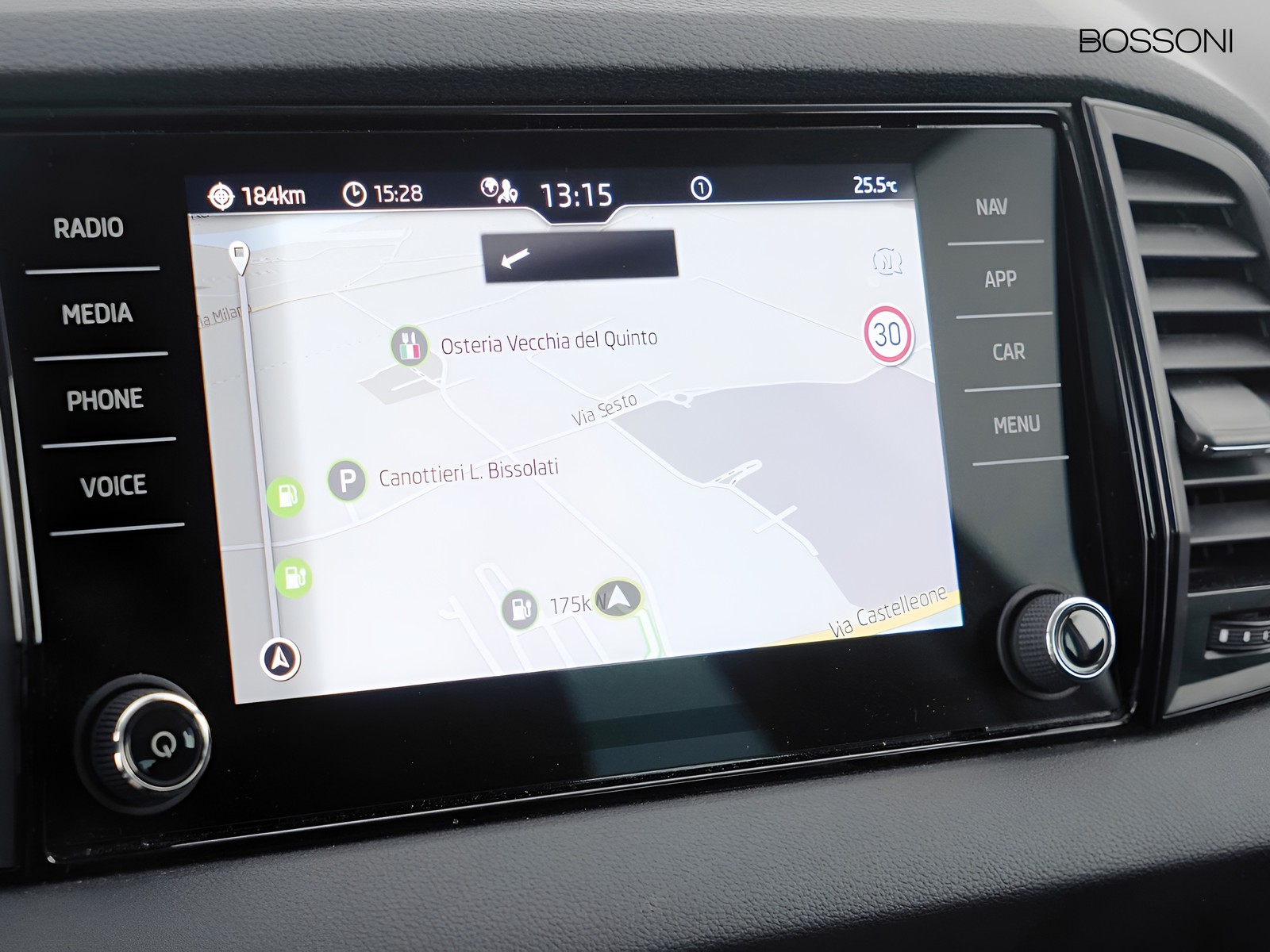 28 - Skoda Karoq 2.0 tdi evo scr 150cv executive dsg