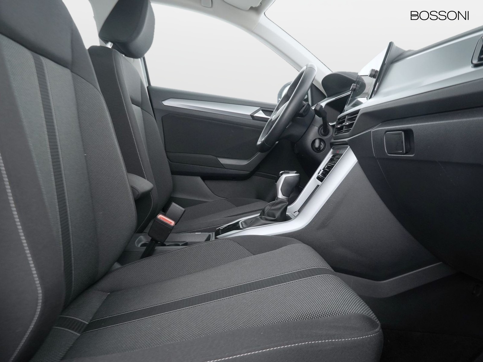 8 - Volkswagen T-Roc 2.0 tdi scr 150cv life dsg