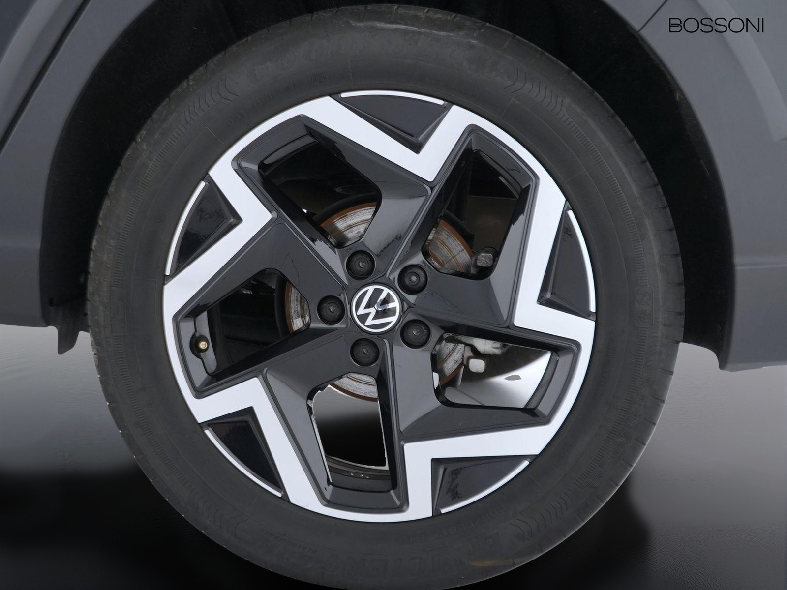 12 - Volkswagen Taigo 1.0 tsi 115cv r-line