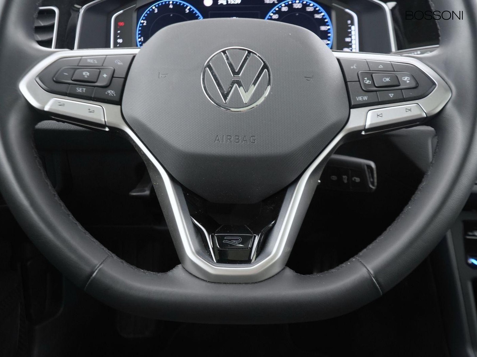 15 - Volkswagen Taigo 1.0 tsi 115cv r-line