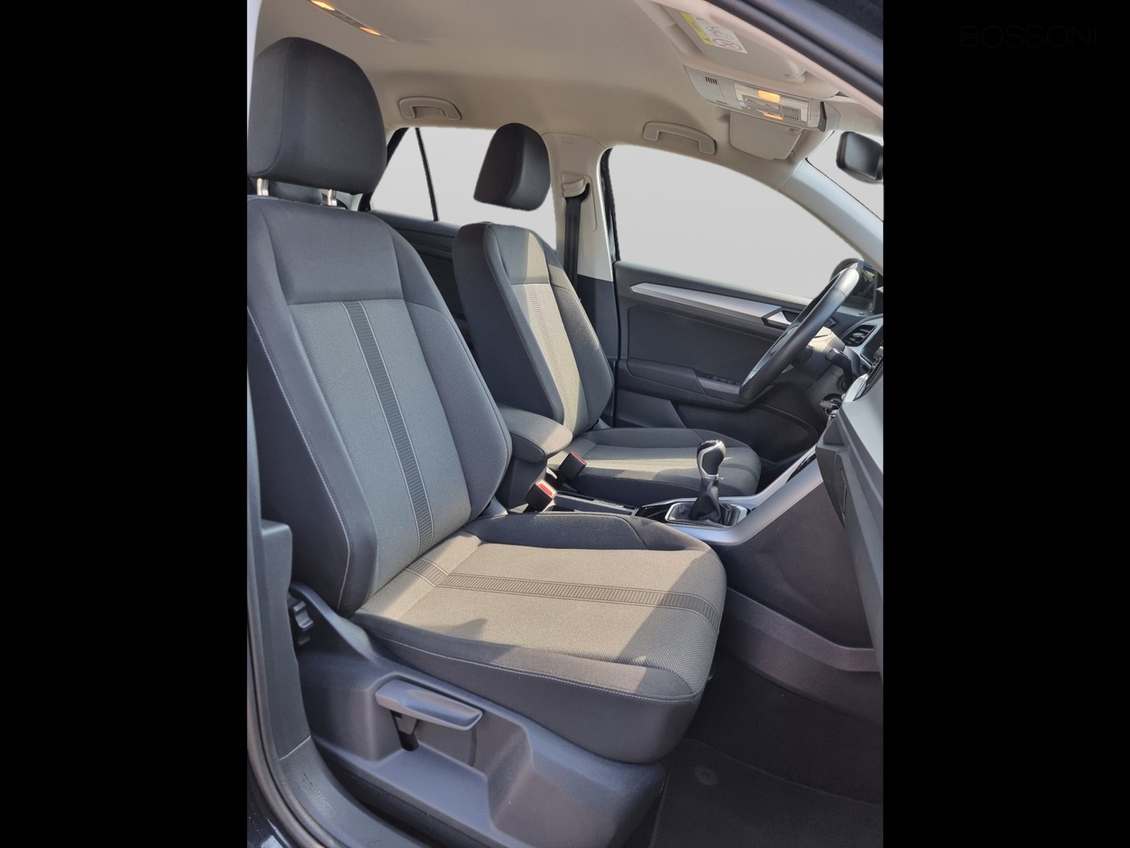 12 - Volkswagen T-Roc 2.0 tdi scr 115cv life
