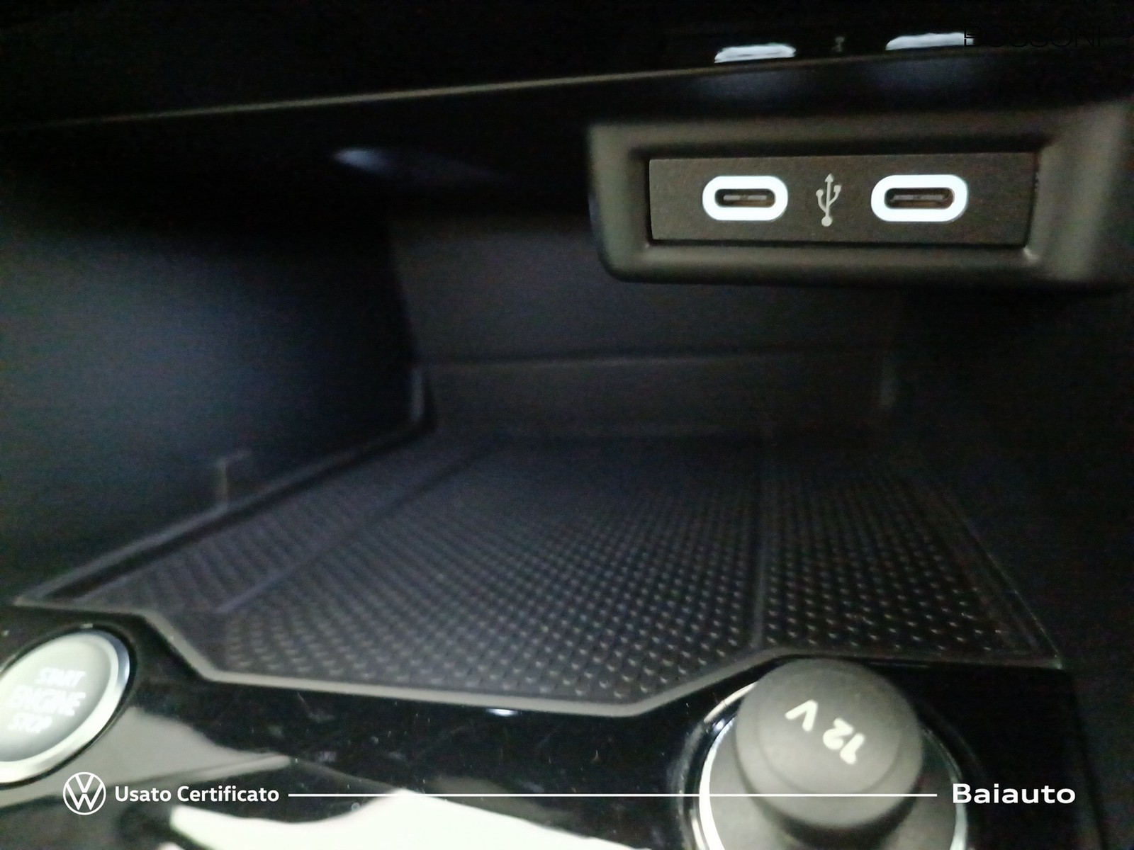 12 - Volkswagen T-Roc 1.5 tsi act r line dsg
