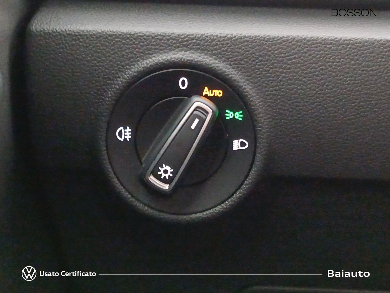 17 - Volkswagen T-Roc 1.5 tsi act r line dsg