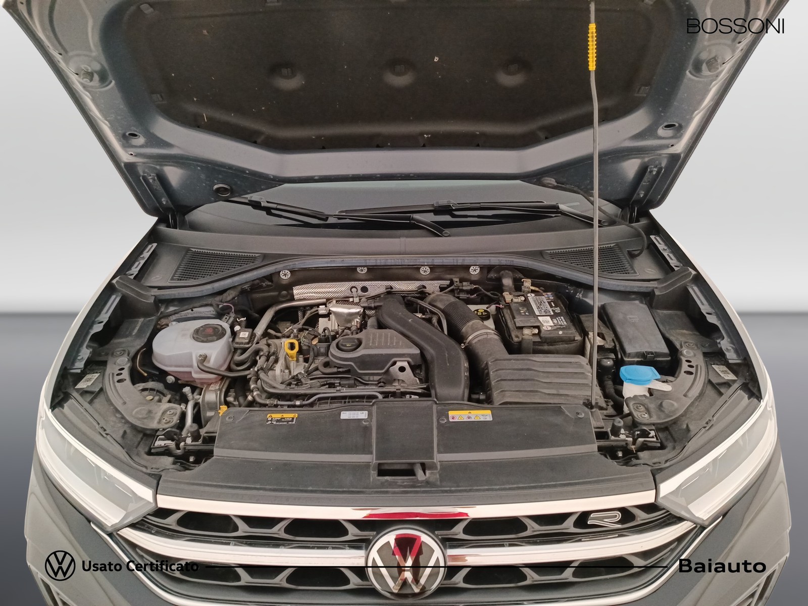 32 - Volkswagen T-Roc 1.5 tsi act r line dsg