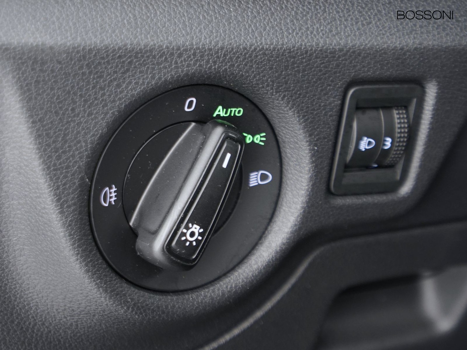 16 - Skoda Kamiq 1.0 tsi 95cv ambition