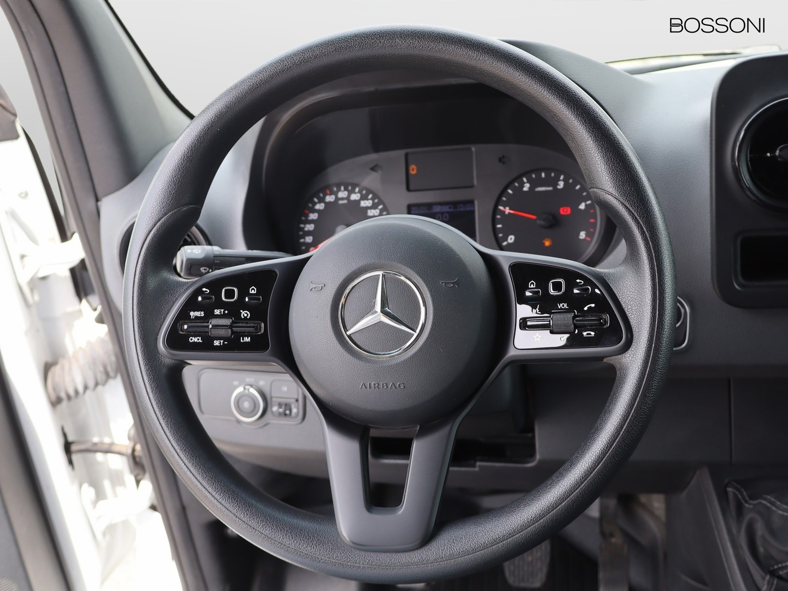 11 - Mercedes Vans Sprinter 315 2.0 cdi f 37/35 rwd h2