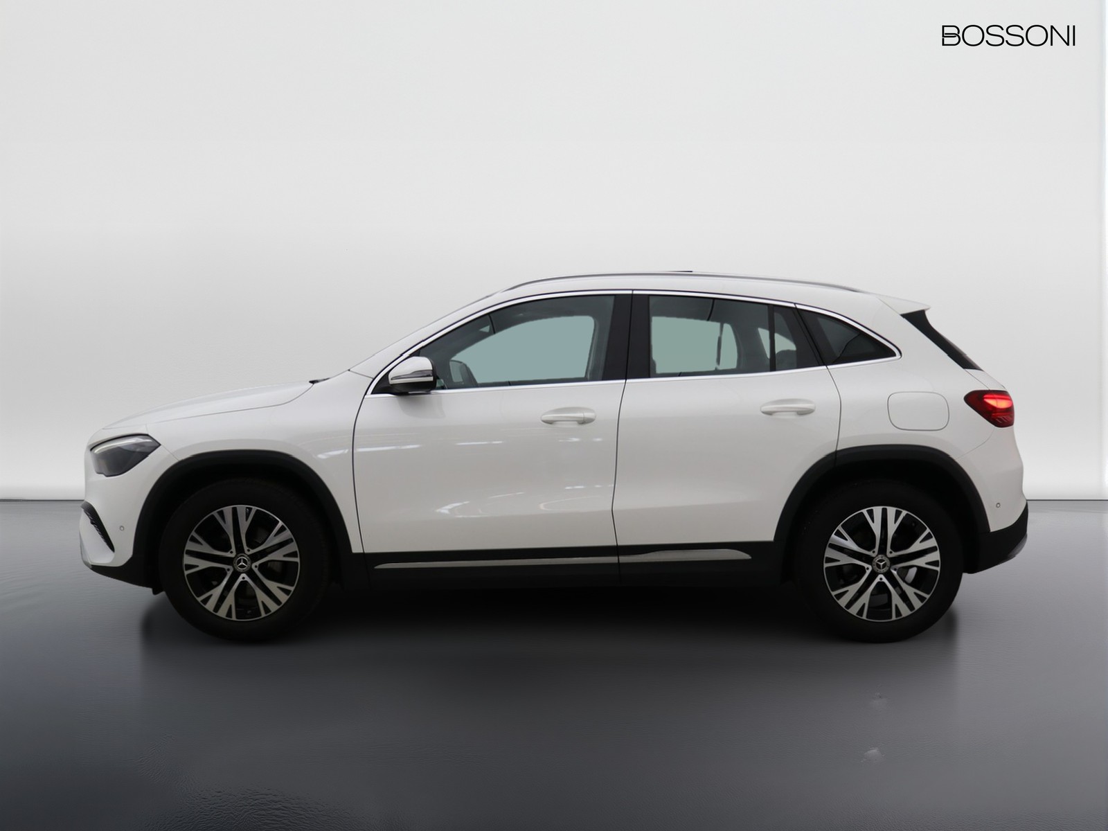 3 - Mercedes GLA 200 d progressive advanced 8g-dct