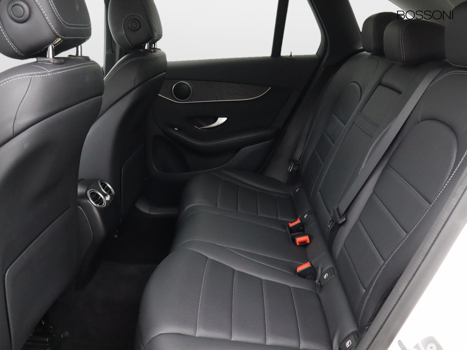 8 - Mercedes GLC suv 220 d sport 4matic 9g-tronic plus