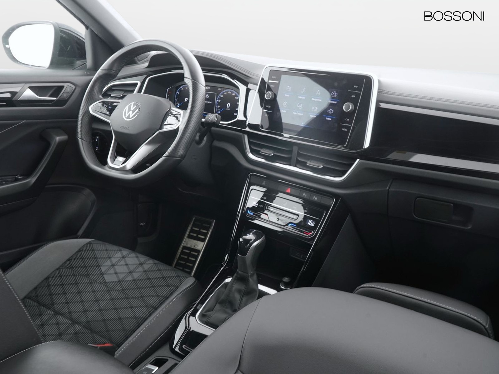 6 - Volkswagen T-Roc 1.5 tsi act r line dsg