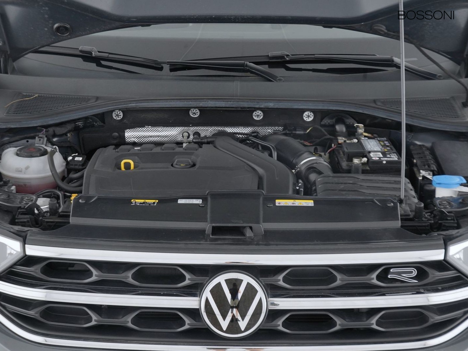 11 - Volkswagen T-Roc 1.5 tsi act r line dsg