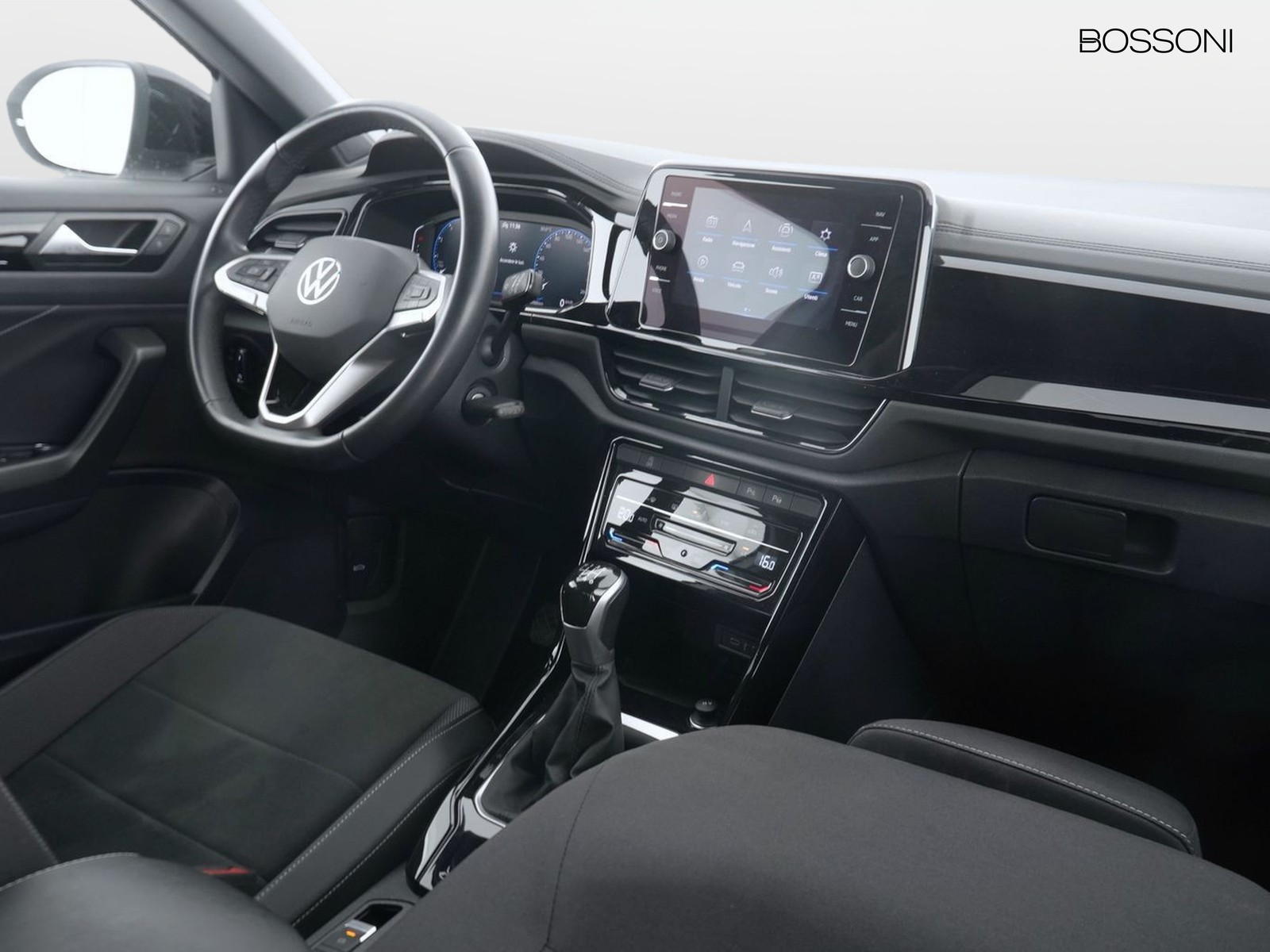 6 - Volkswagen T-Roc 1.0 tsi 110cv style