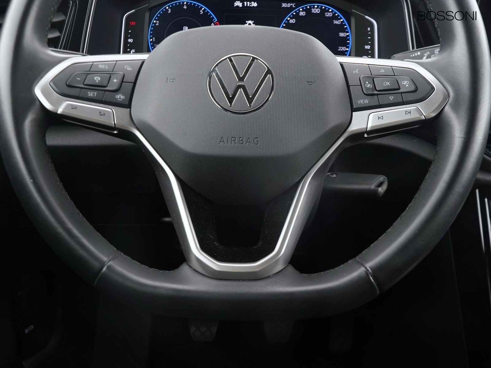 15 - Volkswagen T-Roc 1.0 tsi 110cv style