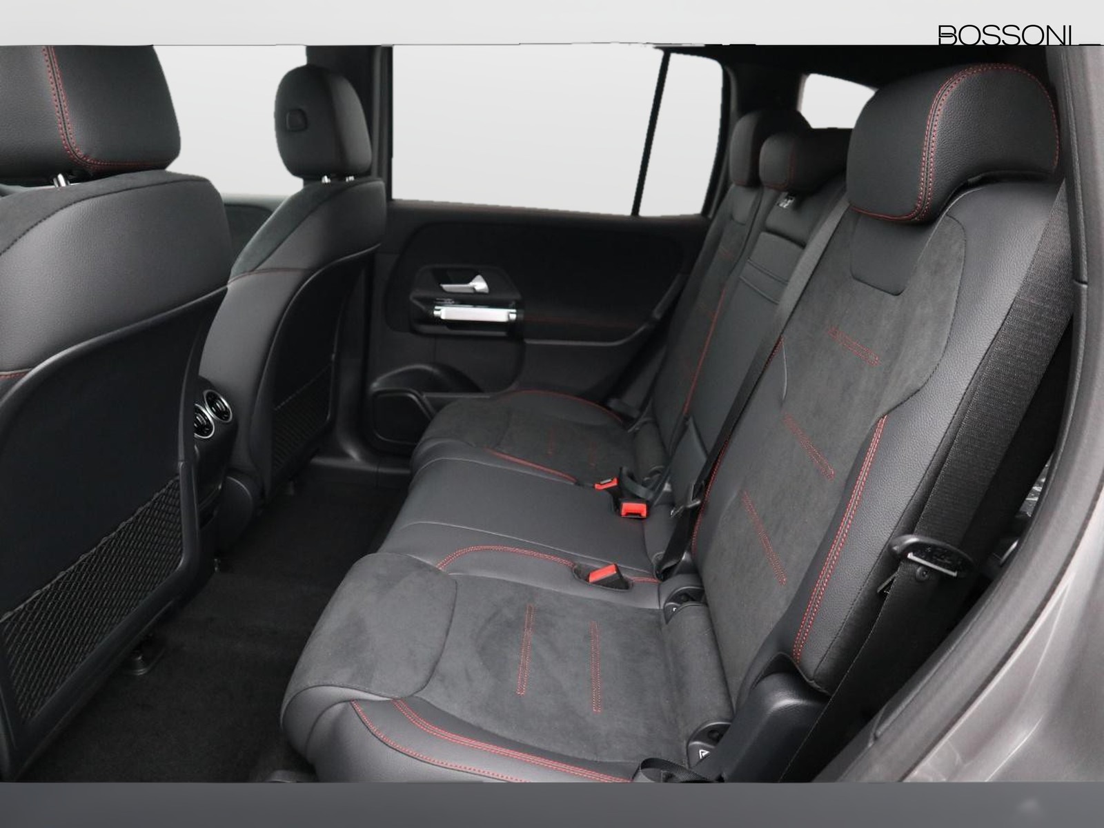 8 - Mercedes EQB 250+ amg line advanced