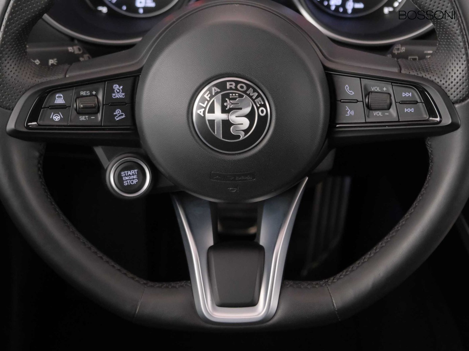 15 - Alfa Romeo Stelvio 2.2 turbo 210cv ti q4 at8