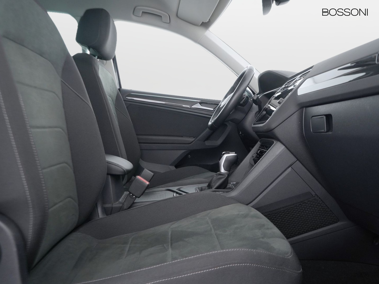 8 - Volkswagen Tiguan 1.5 tsi act 150cv elegance dsg