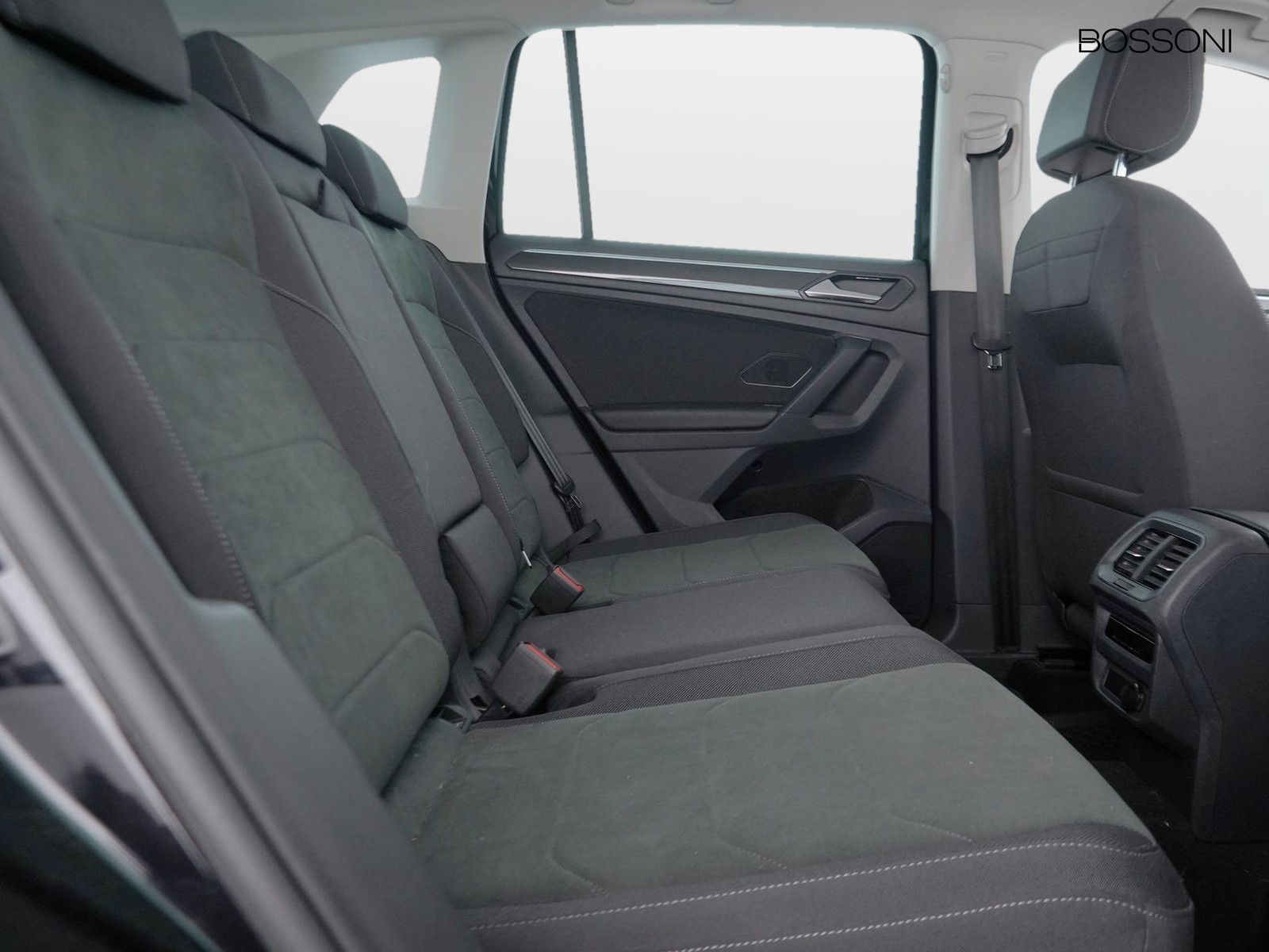 9 - Volkswagen Tiguan 1.5 tsi act 150cv elegance dsg