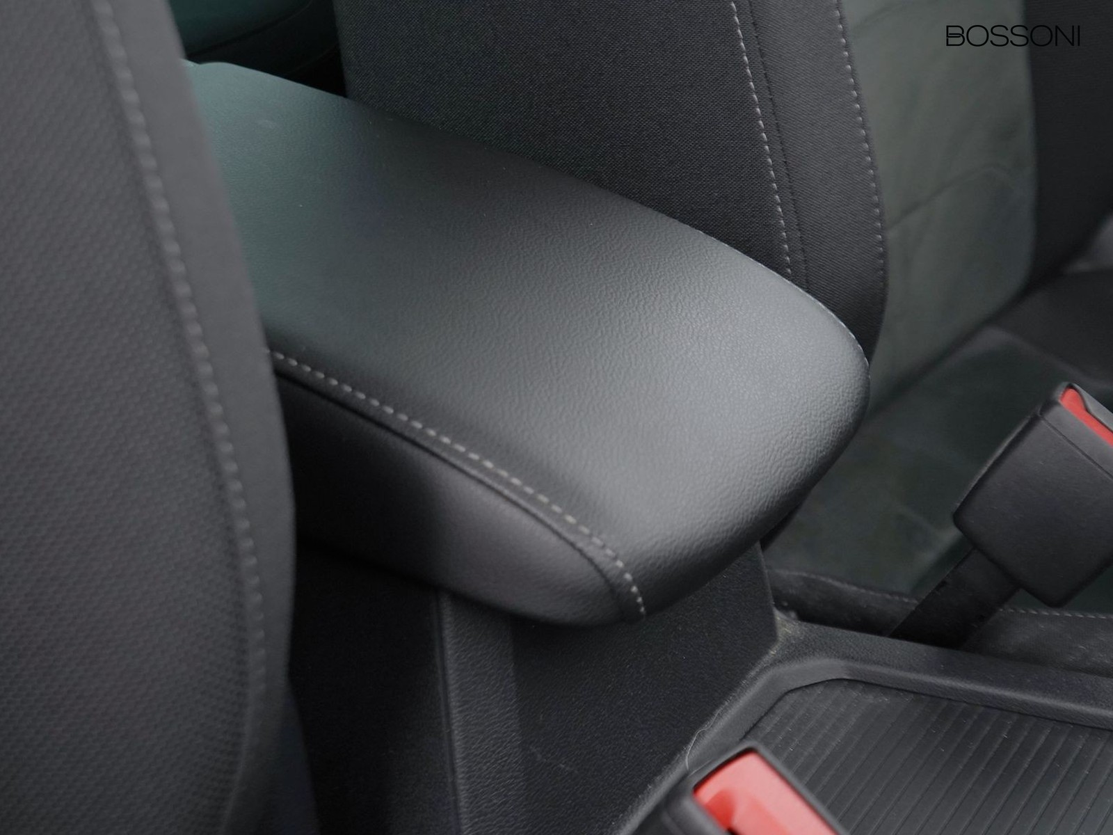 18 - Volkswagen Tiguan 1.5 tsi act 150cv elegance dsg