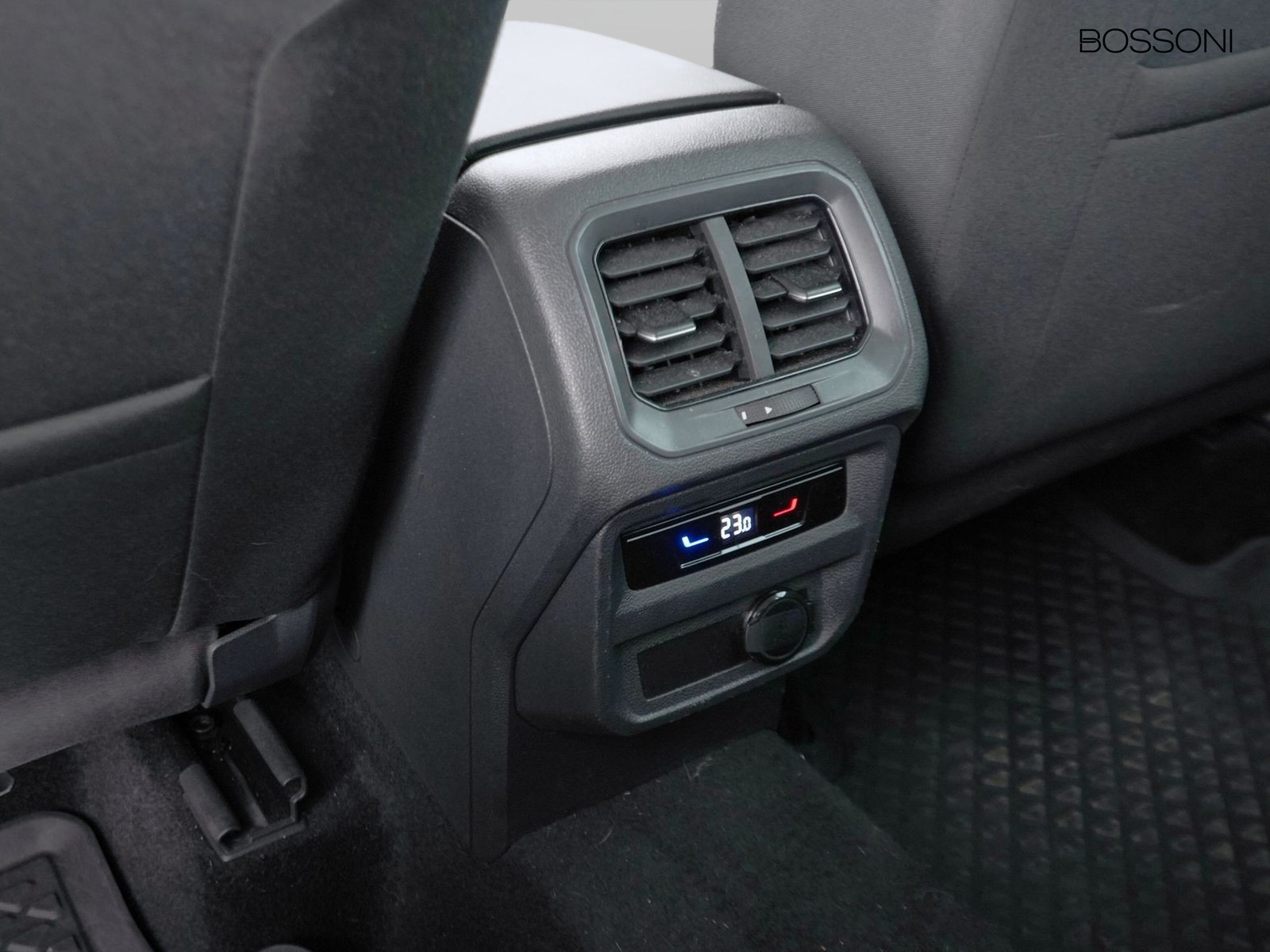 29 - Volkswagen Tiguan 1.5 tsi act 150cv elegance dsg