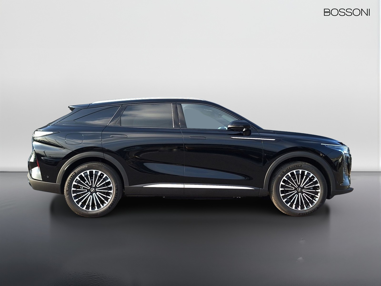 4 - Omoda 9 shs-p 1.5 tgdi plug-in hybrid premium i-awd dht3
