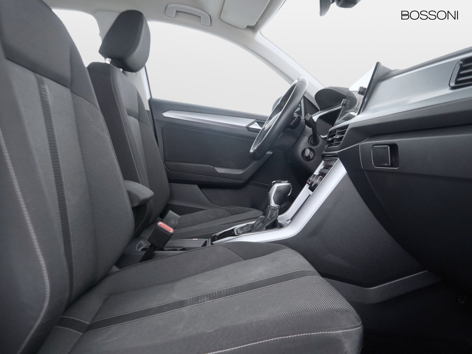 8 - Volkswagen T-Roc 2.0 tdi scr 150cv life dsg