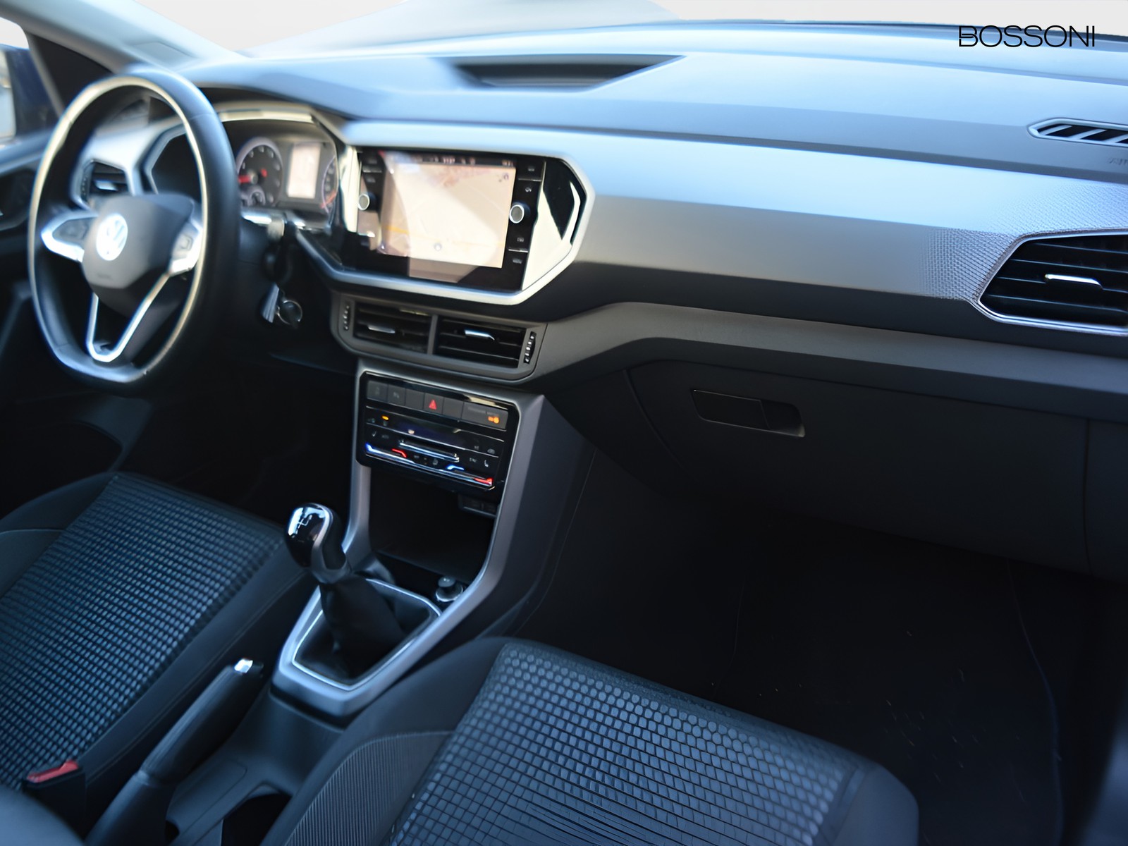8 - Volkswagen T-Cross 1.0 tsi 95cv style