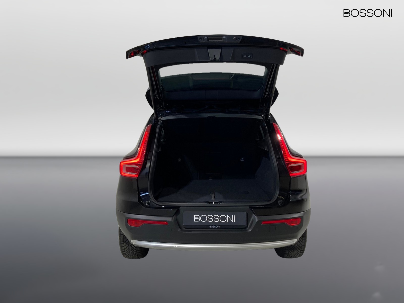 15 - Volvo XC40 2.0 b3 core automatico