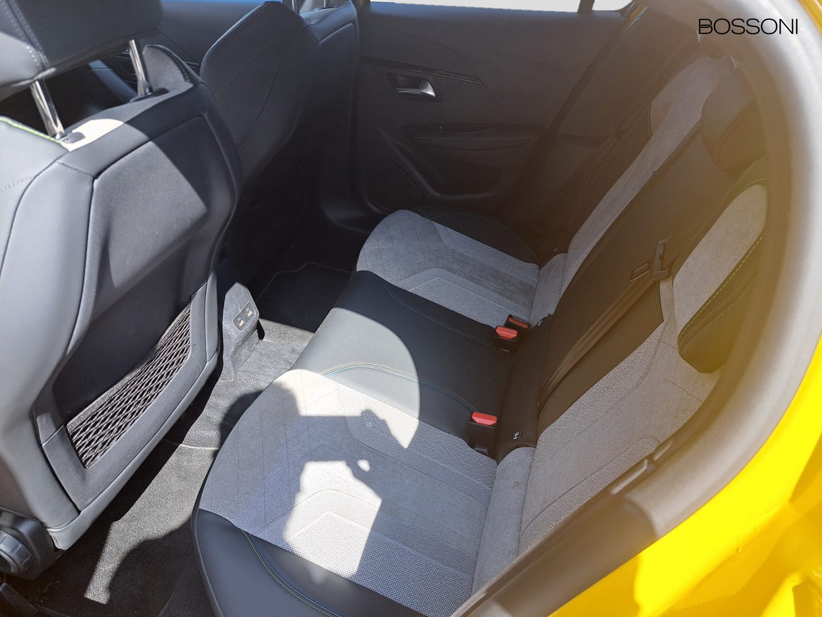6 - Peugeot e-208 5 porte 100kw gt my20