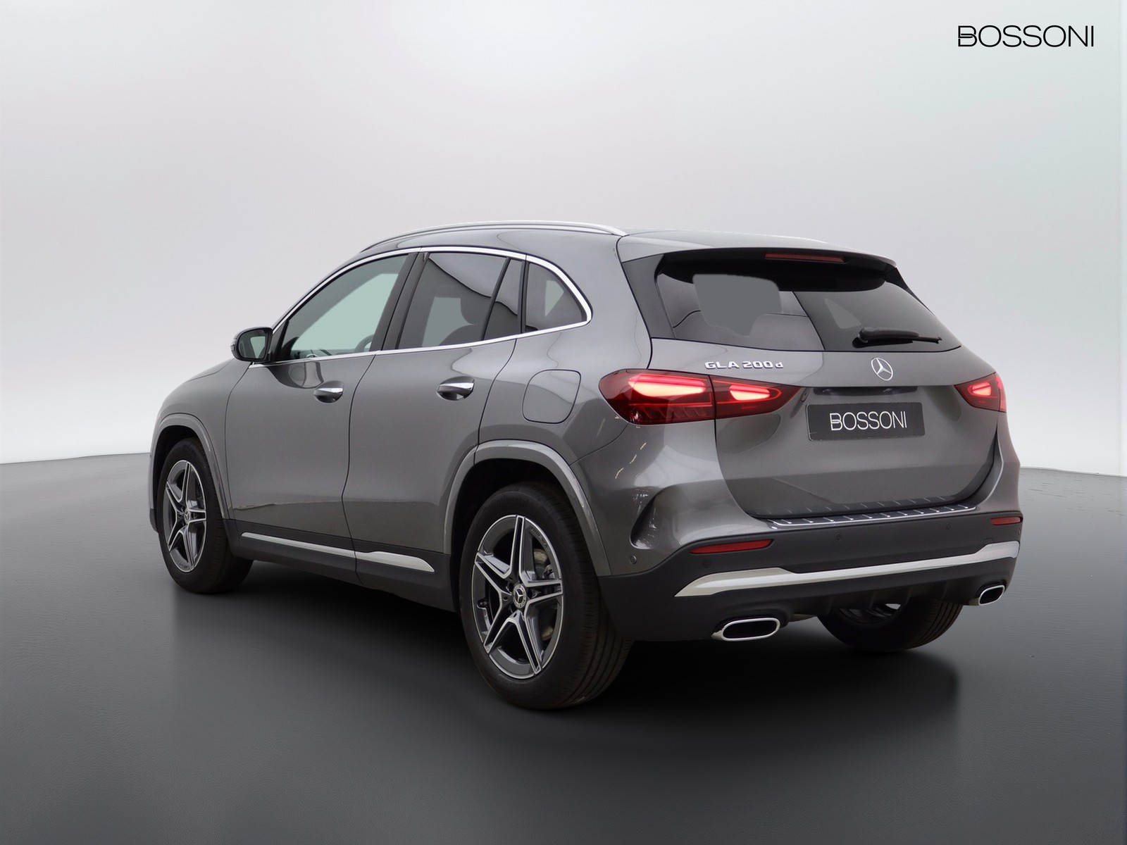 5 - Mercedes GLA 200 d amg line extra 8g-dct