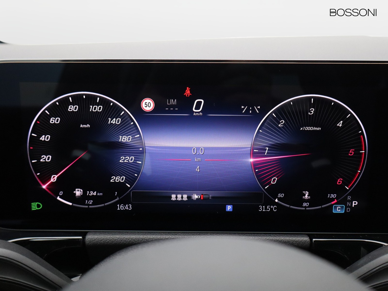 9 - Mercedes GLA 200 d amg line extra 8g-dct