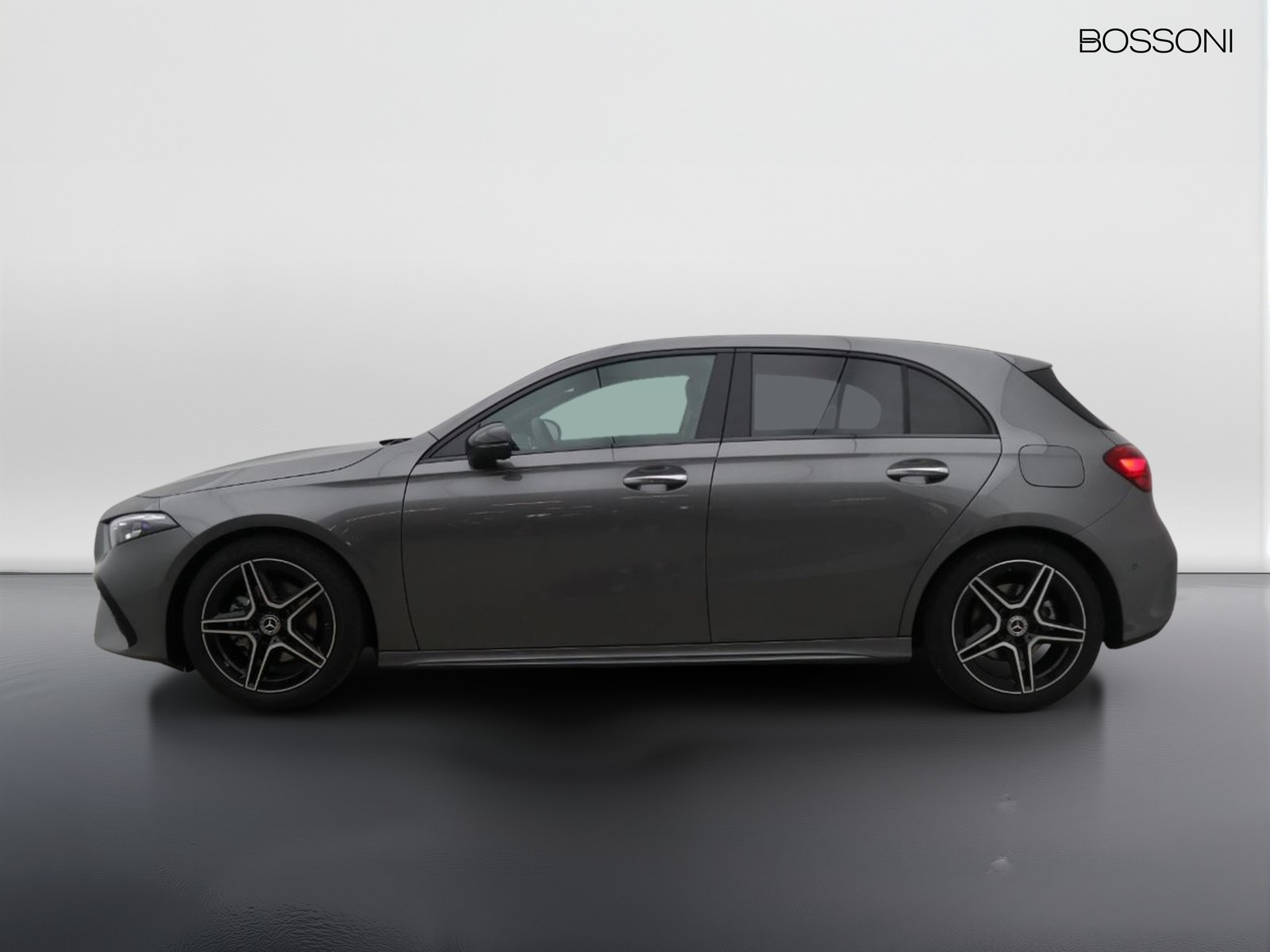 3 - Mercedes Classe A 200 amg line premium 7g-dct