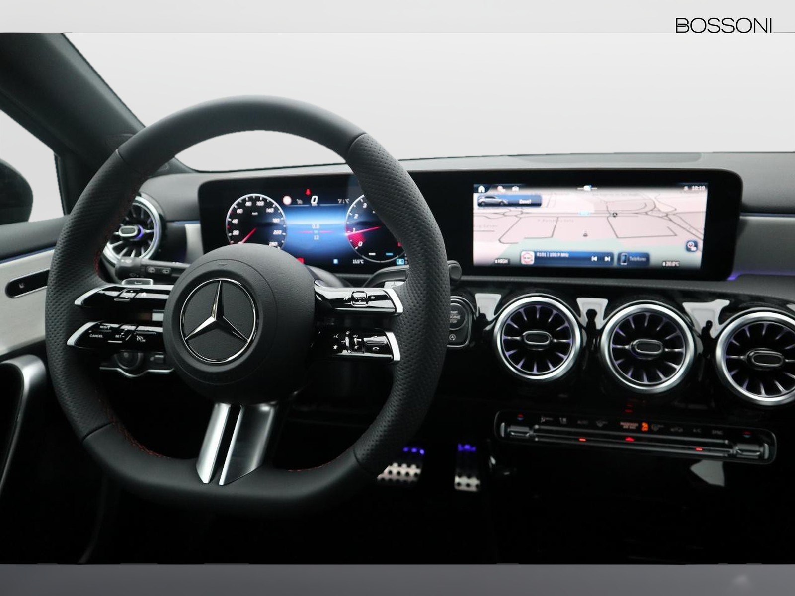 12 - Mercedes Classe A 200 amg line premium 7g-dct