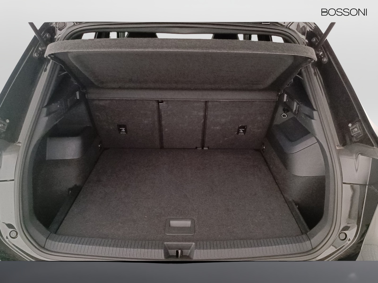 10 - Volkswagen Tiguan 2.0 tdi scr 150cv r-line dsg