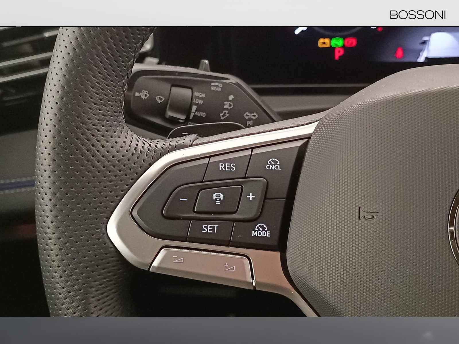 27 - Volkswagen Tiguan 2.0 tdi scr 150cv r-line dsg