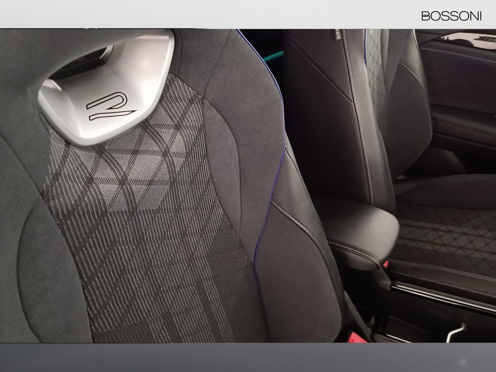 33 - Volkswagen Tiguan 2.0 tdi scr 150cv r-line dsg