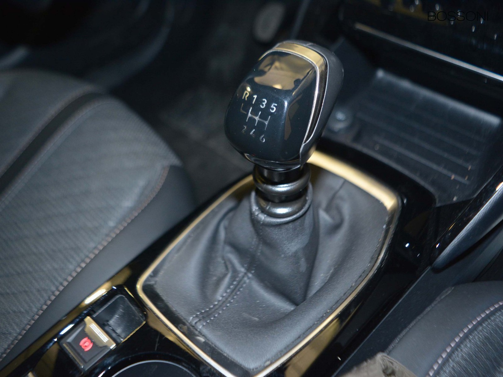 18 - Peugeot 2008 1.2 puretech 100cv allure s&s