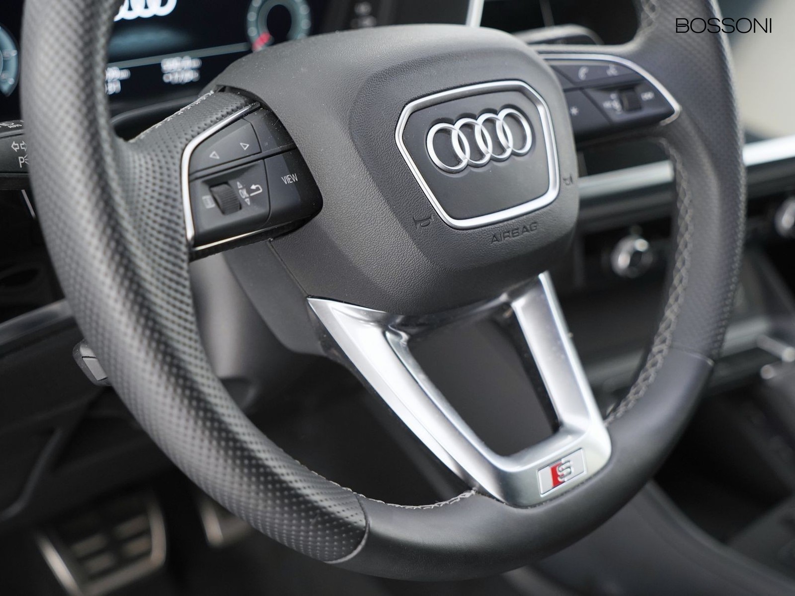 24 - Audi Q3 35 2.0 tdi s line edition s tronic
