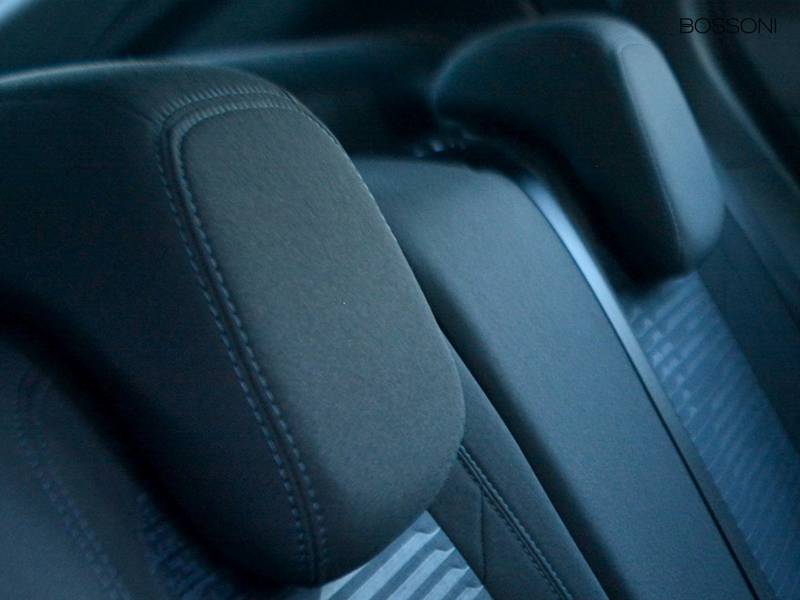 6 - Alfa Romeo Junior 1.2 hybrid 145cv ibrida edct6