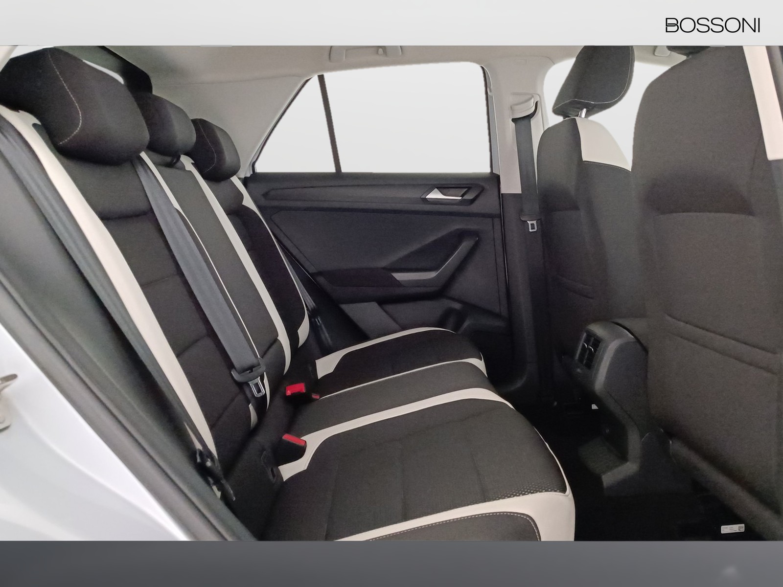 9 - Volkswagen T-Roc 2.0 tdi scr advanced 4motion dsg