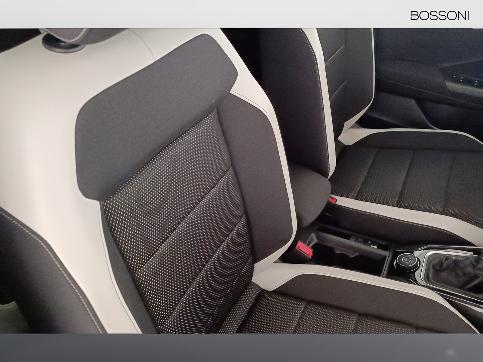 22 - Volkswagen T-Roc 2.0 tdi scr advanced 4motion dsg
