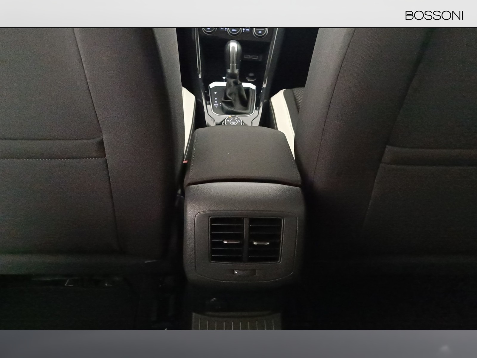 23 - Volkswagen T-Roc 2.0 tdi scr advanced 4motion dsg
