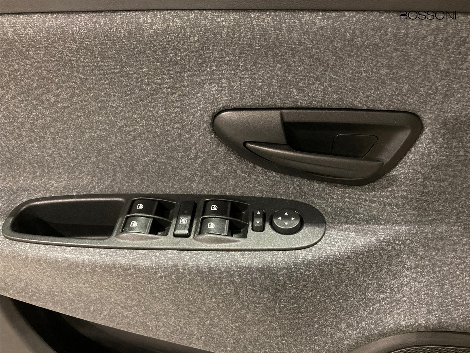 16 - Lancia Ypsilon 1.0 firefly hybrid 70cv silver s&s