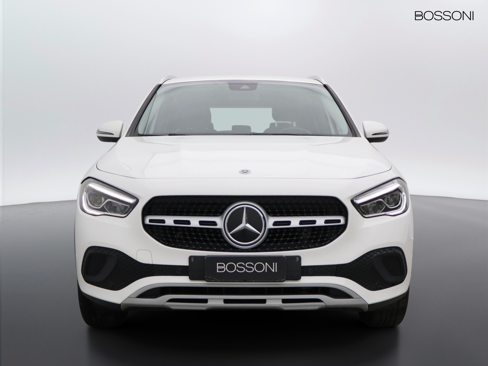 2 - Mercedes GLA 200 business extra 7g-dct