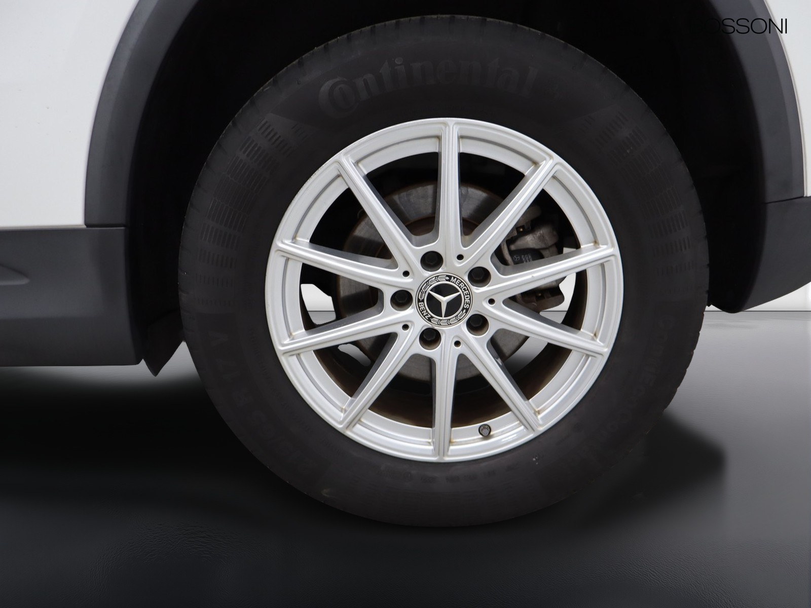 4 - Mercedes GLA 200 business extra 7g-dct